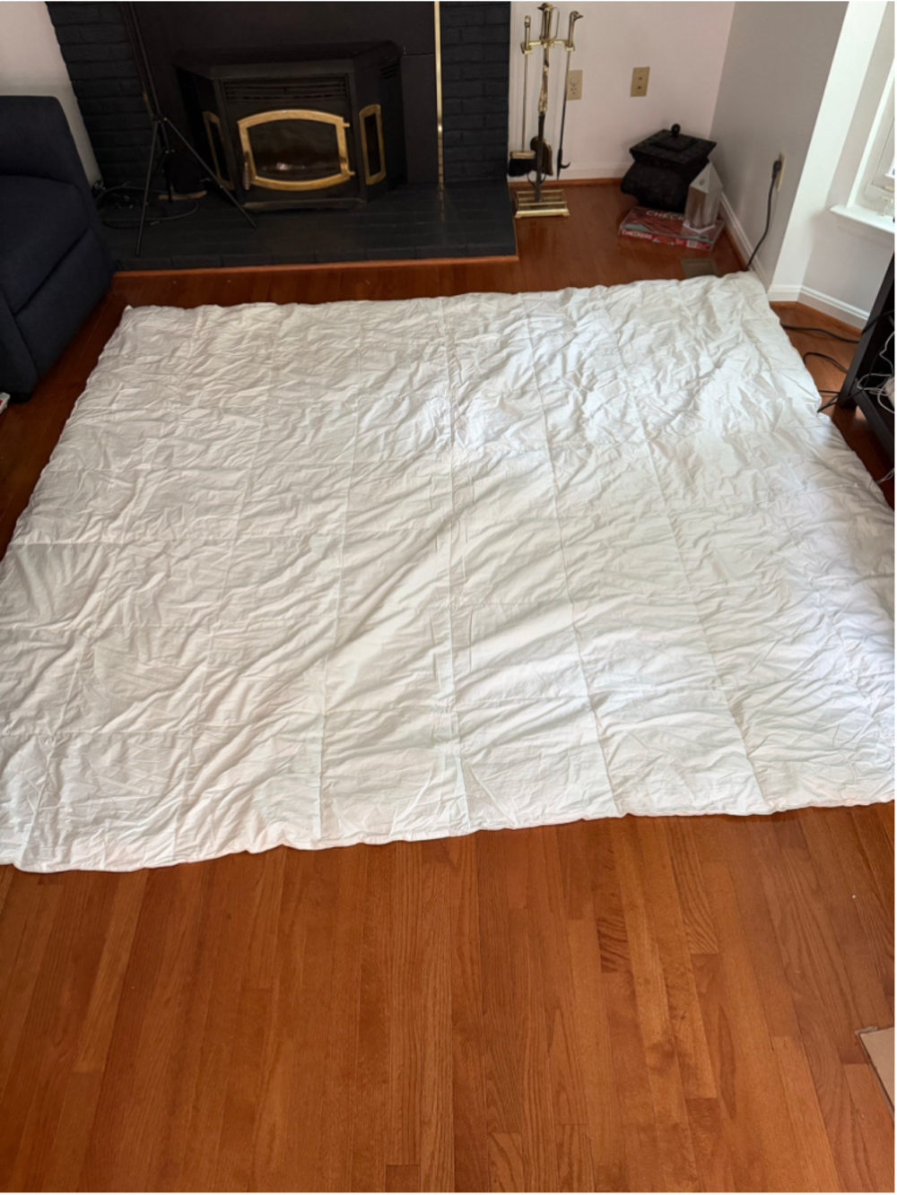 Woolrich Home White Box Stitch King Comforter (EUC)